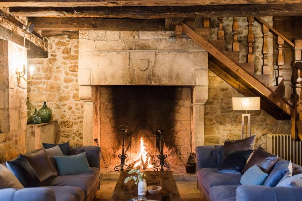 Château La Carrière Saint-Cyprien  Extérieur photo
