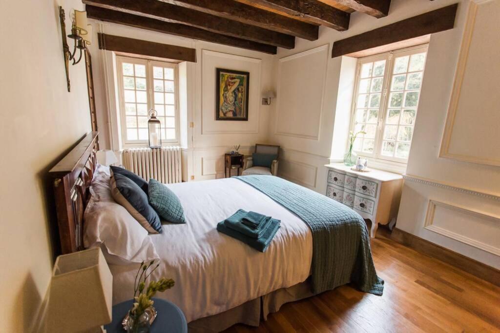 Château La Carrière Saint-Cyprien  Extérieur photo
